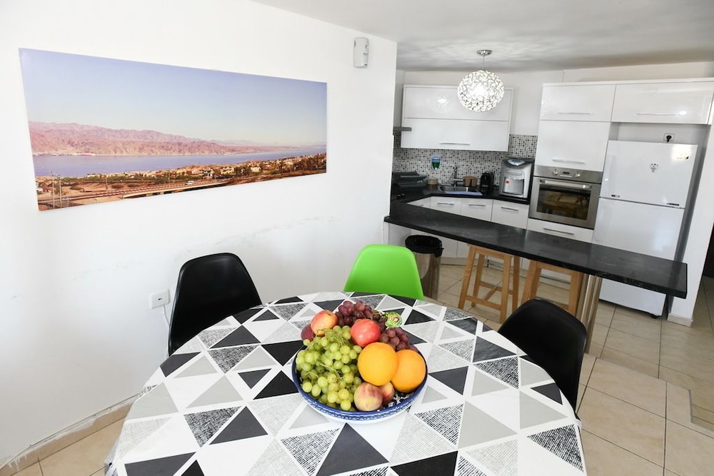 Avi's Suites - 44 Hativat Hanegev