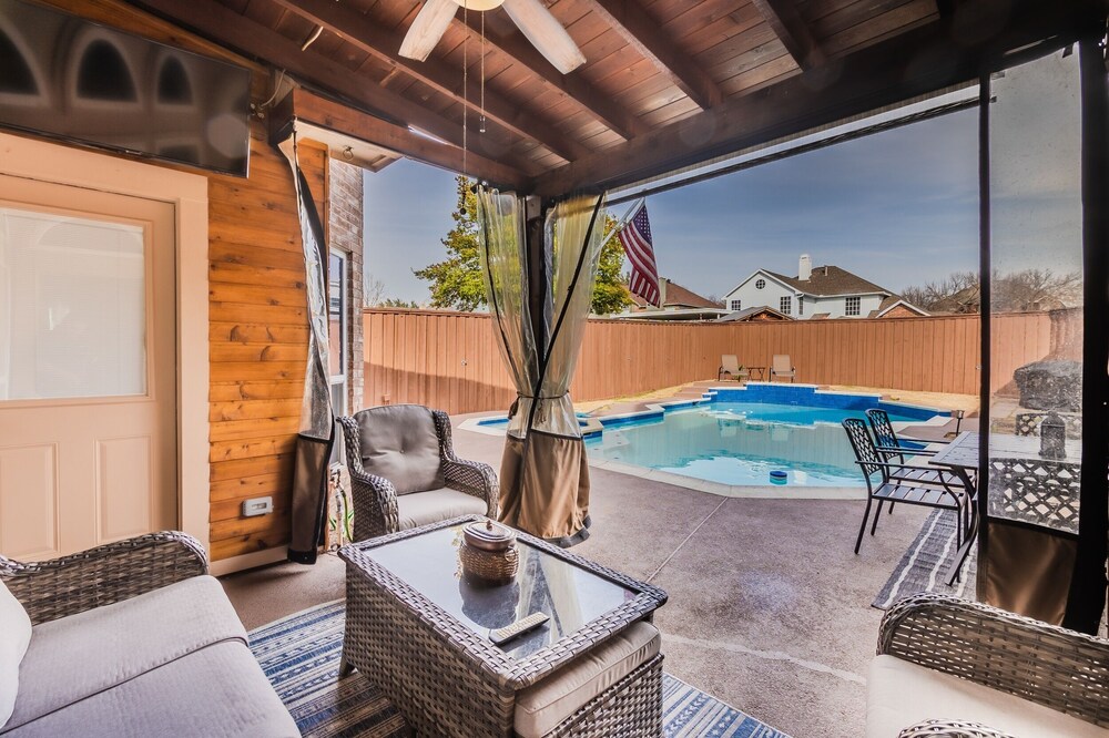 Discount Included! Stunning, Modern, Spacious Getaway Fits Any Group, 2 Game Rooms, Hot Tub 5 Bedroom Home by Redawning - Property Image 18