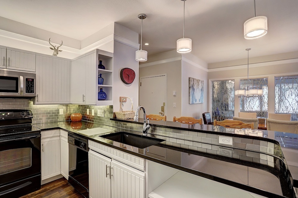 2721 Chateaux DMont by RedAwning