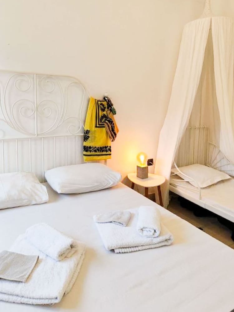 Marilous House - Skyros Beachfront Getaway