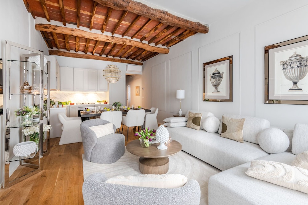 Casa Meg in Lucca With 3 Bedrooms and 2 Bathrooms