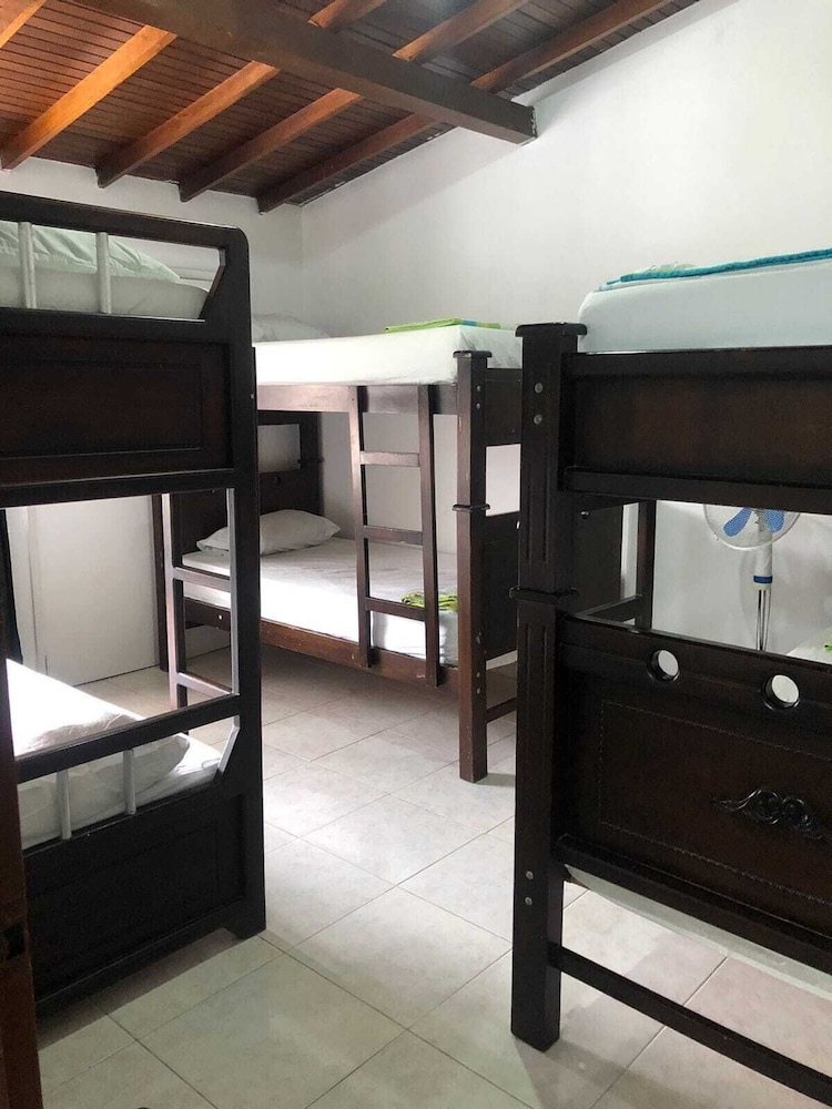 Memphis Hostal - Hostel