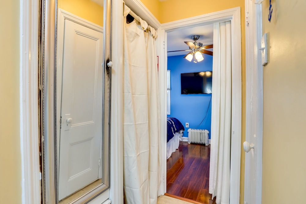 Greenwood Lake Cottage w/ Shared Dock & Hot Tub!