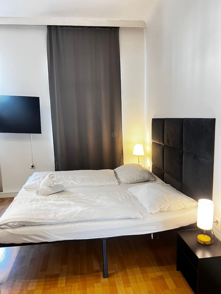 Cozy 2BR Apartment Near Schöpfwerk