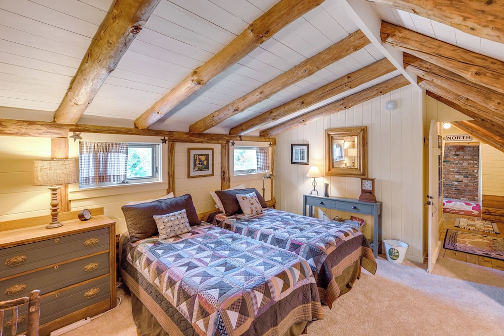 Cozy Log Cabin Near Mt Snow: Views, Modern Comfort