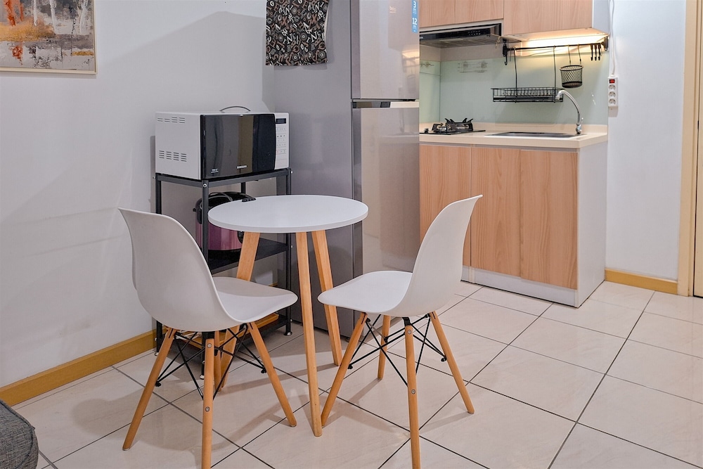 Nice And Homey 2Br Apartment M-Town Residence