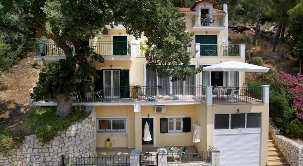 Faos Luxury Apartments