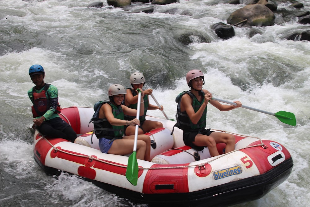 Puunee Wild River Resto & Villa's