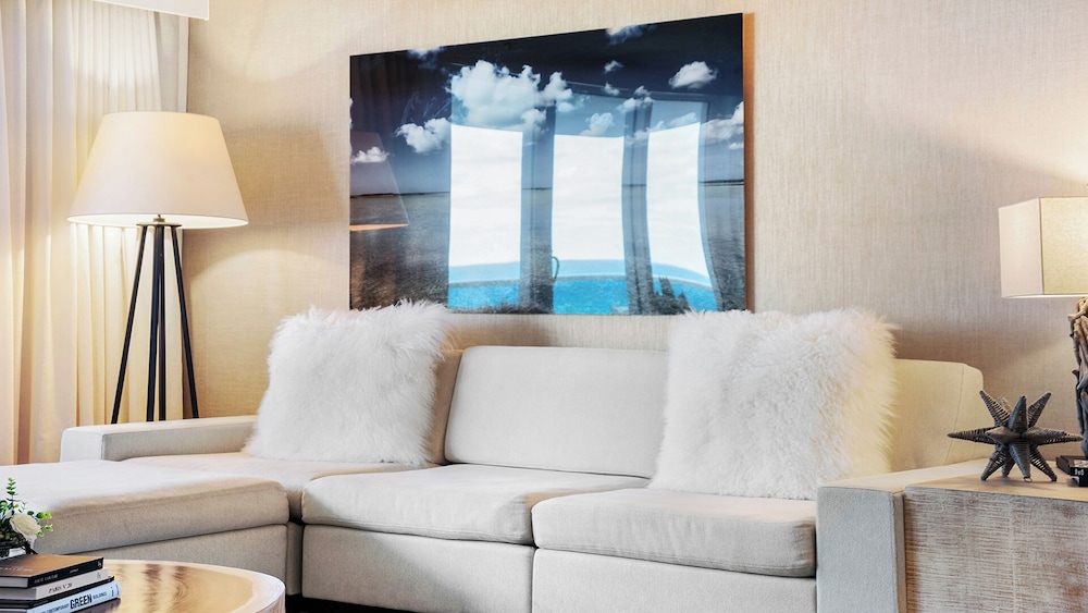Luxury Vacation Rentals at 1 Hotel & Homes by LRMB