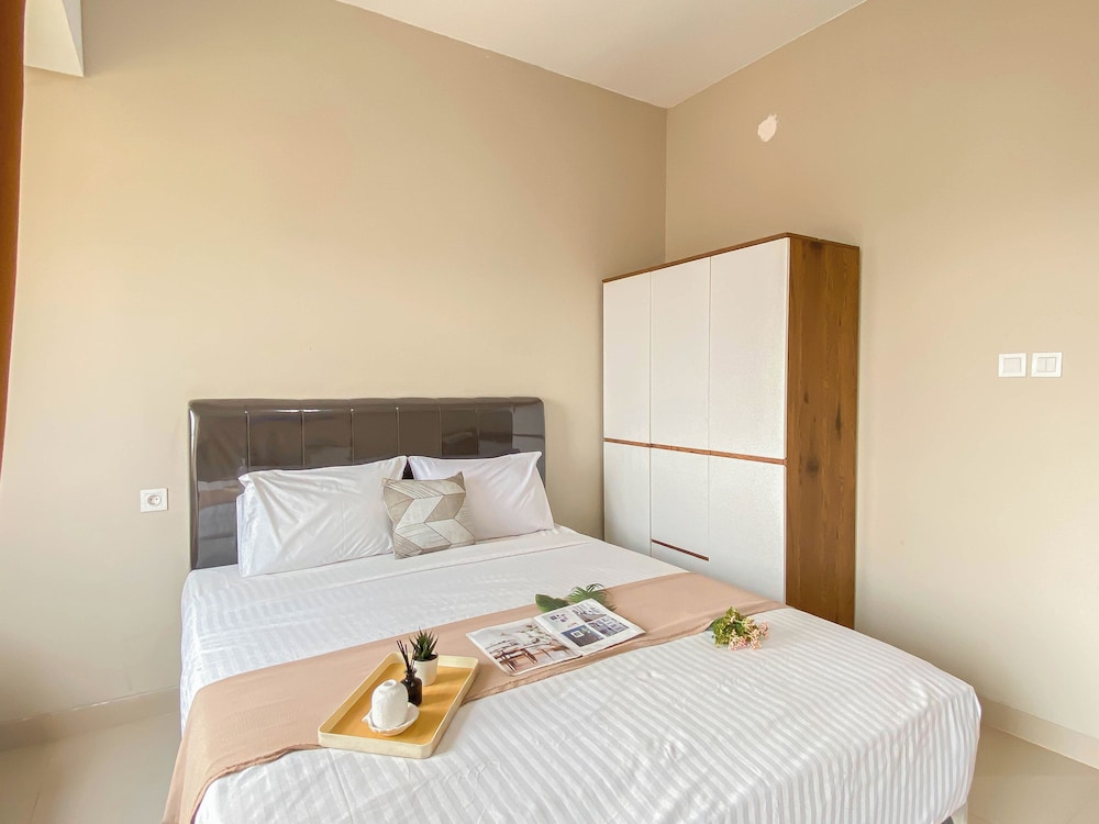 Neutral Minimalist Studio Apartment At Lrt City Sentul - Royal Sentul Park