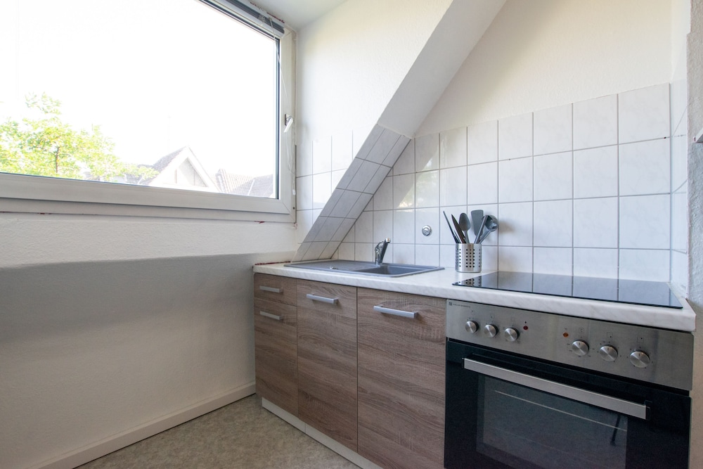 Old Town Large 3 Room Maisonette