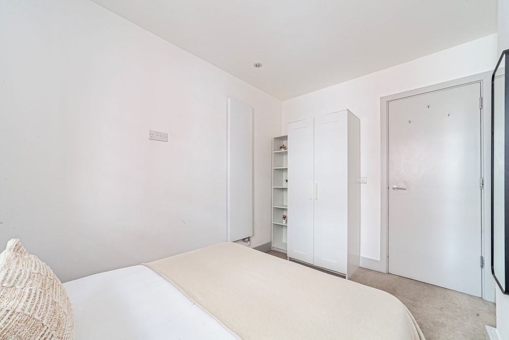 The Old Street Luxury Flat into 3 Bed Apartment in Old Street
