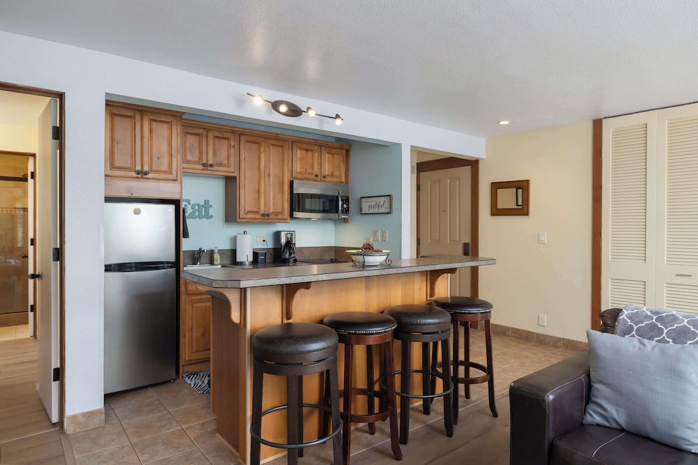 High Desert Retreat - For 4!