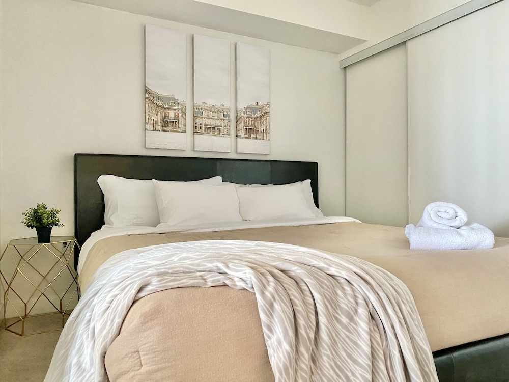 Waterfront Luxury Residences