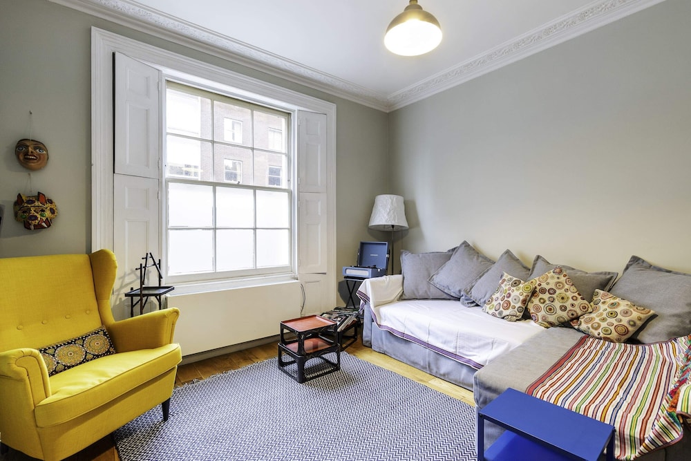 Stylish Kings Cross Apartment With Garden Retreat