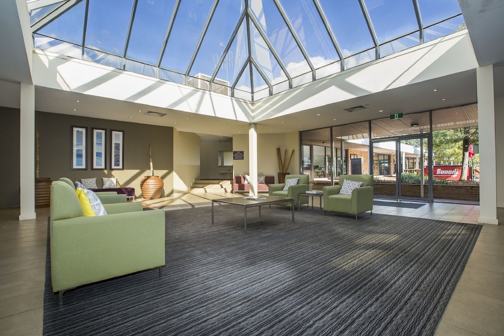 Lobby & Reception