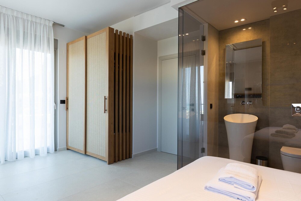 Luxury Villa U With Private Swimming Pool