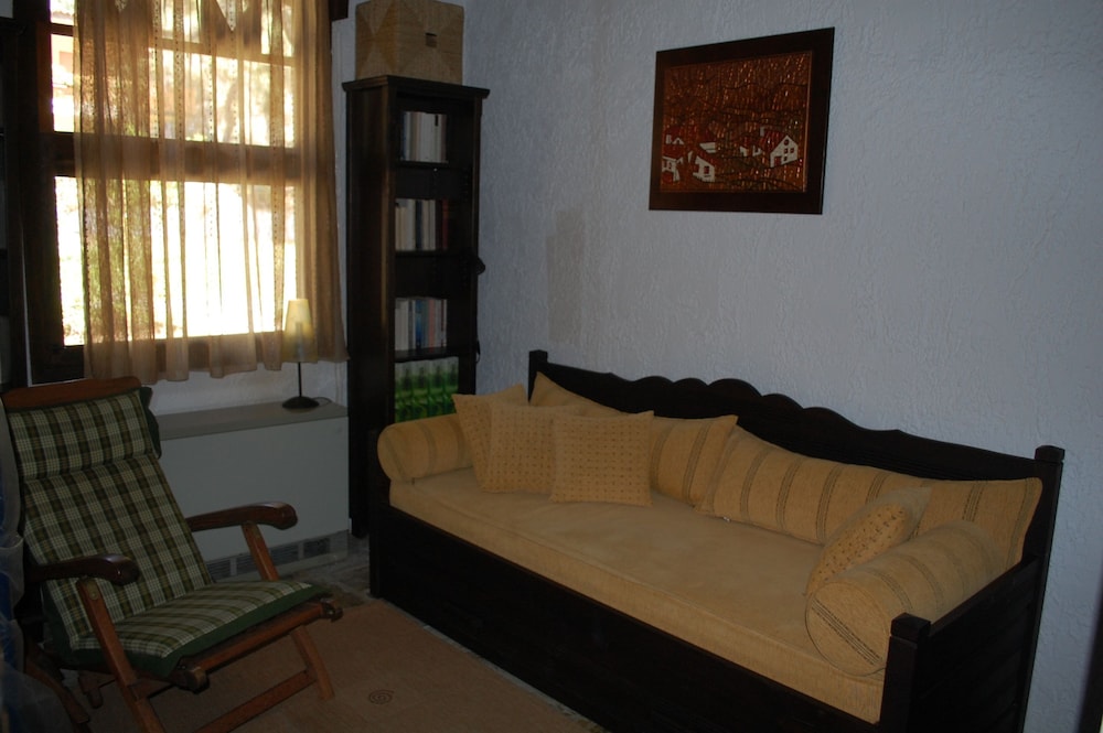 Photo 33
