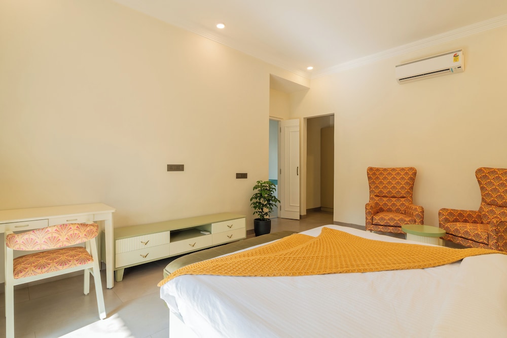 ELIVAAS Laguna Camellia | Luxe 4 BHK Villa Near Popular Beaches with Private Pool
