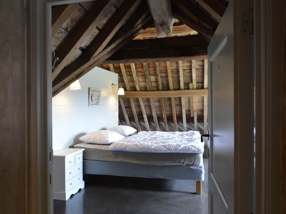 Elegant Estate Stay, Maredsous view 4
