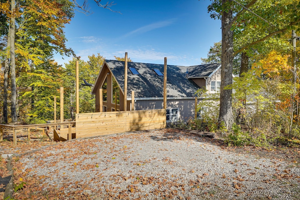 Delaware 'wooded River Retreat' w/ Views & More