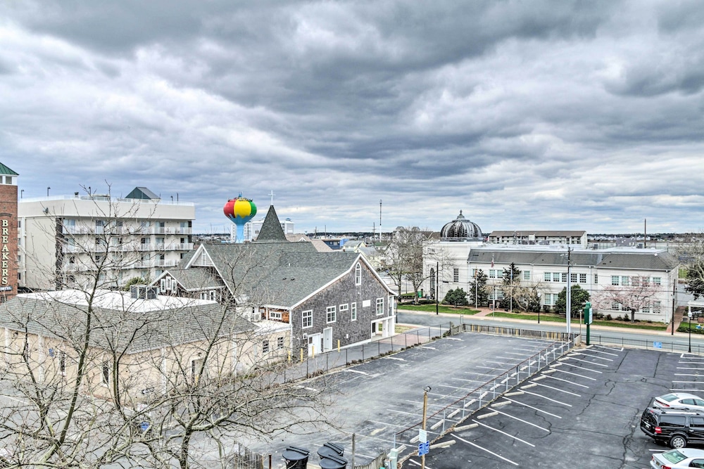 Walk to Ocean City Boardwalk: Waterfront Condo view 5