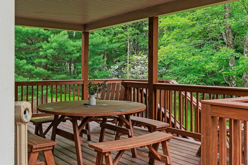 Bear Paw Lodge by Avantstay Hot Tub Deck Fire Pit