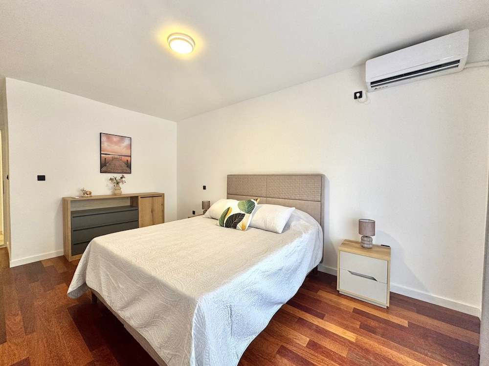 Sunny Bay Apartments