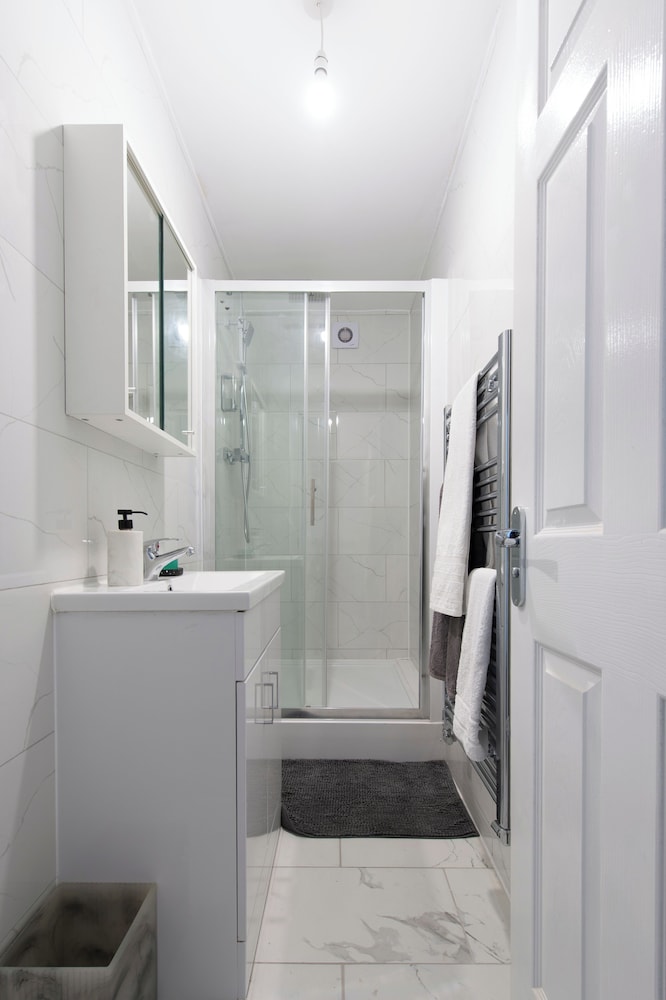 Apartment - Stay 6 - Parking - Petsok - Stratford