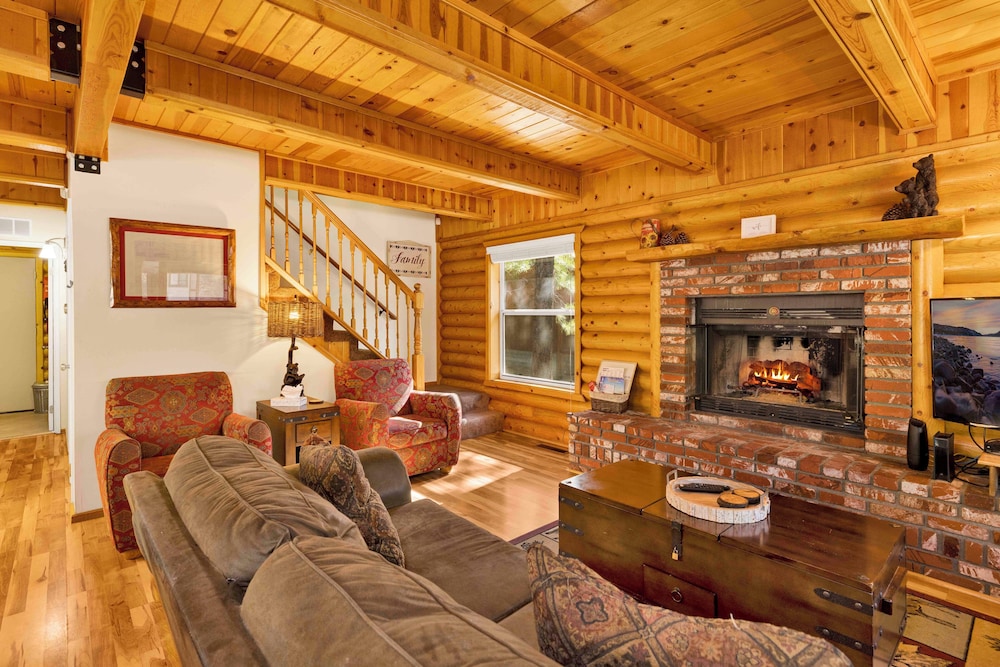 Cub's Cabin #2561