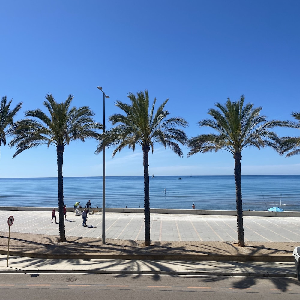 R151 - Apart Beachfront