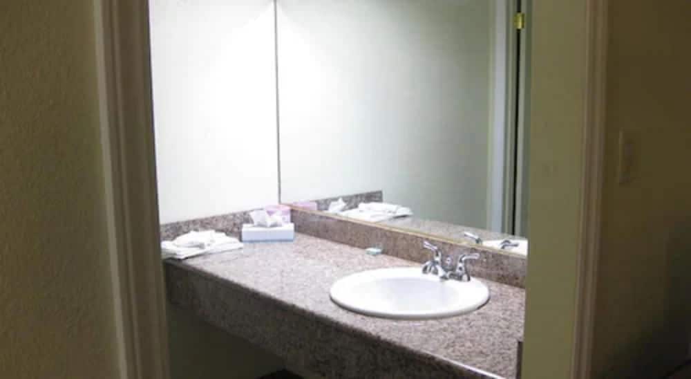 Barstow Vacations - Desert Inn Motel - Property Image 6