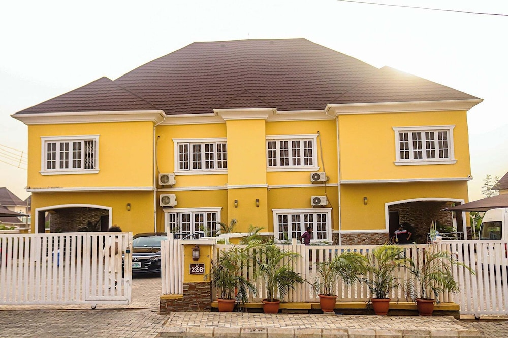 ROSSY'S APARTMENTS