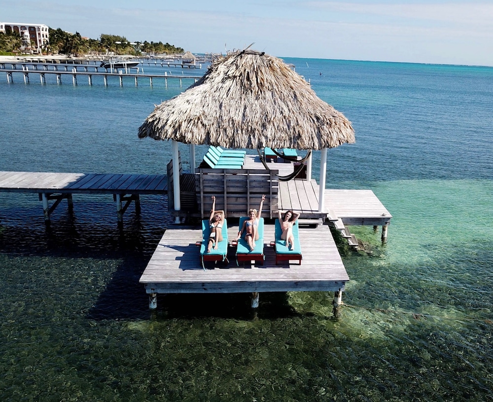 Pelican Reef Villas Resort