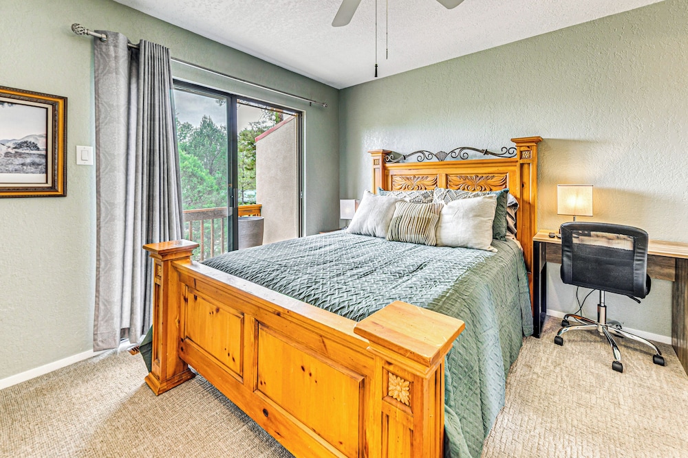 4 Mi to Dtwn: Cozy Family Condo in Ruidoso!