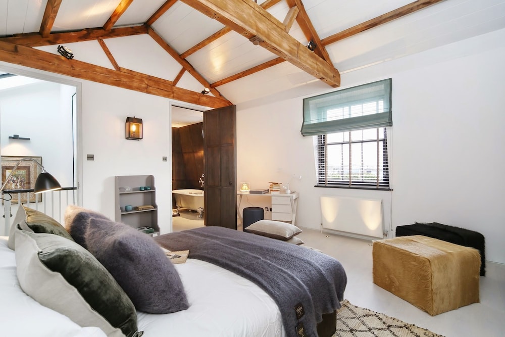 Super Premium - Cadogan Square 3 Bedroom Apartment