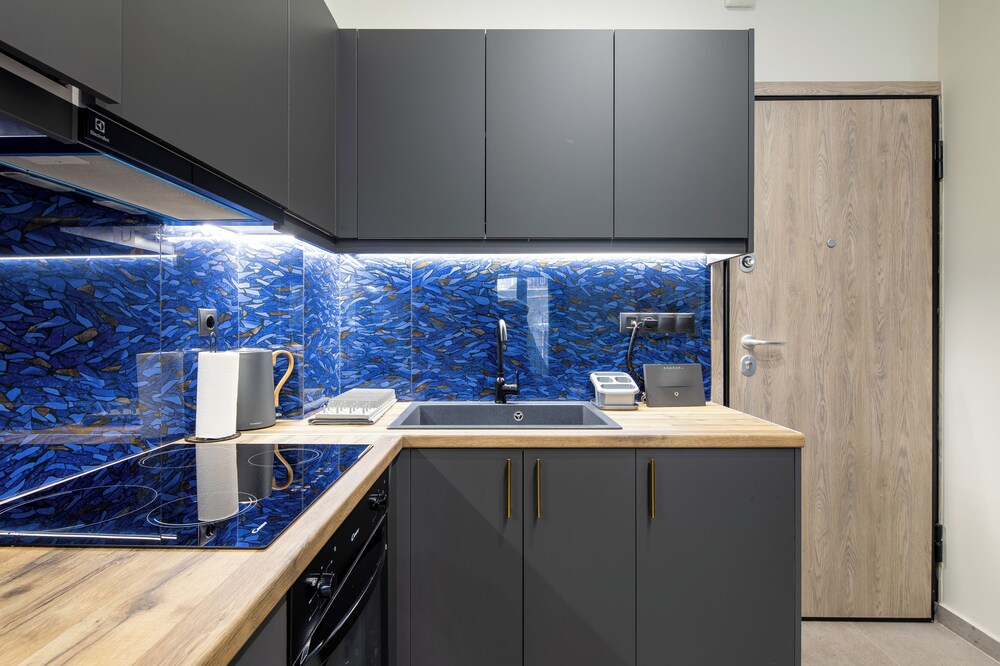 Cesily 2-Bedroom Apartment in Athens