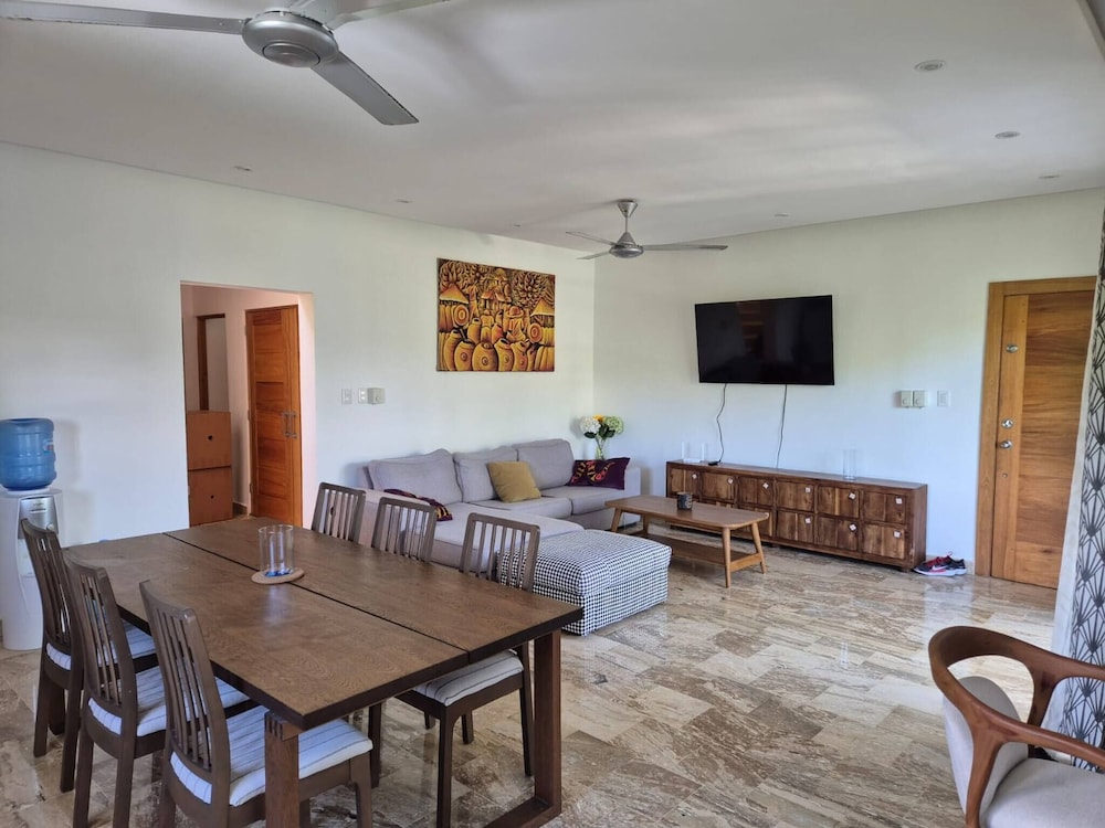Large 3-bedroom Apartment