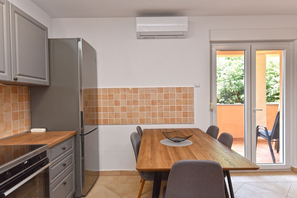 Apartments Arsen 928