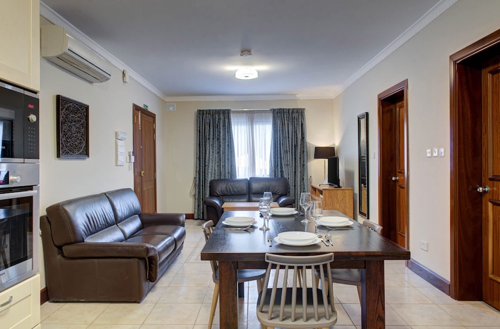 Villa Narcis - 2 Bedroom Villa With Private Pool