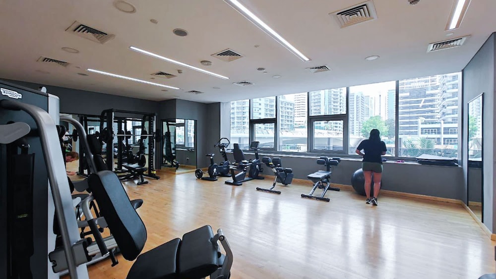 Bright and Airy 1-bedroom Apartment Perfect for 4 in Dubai Marina