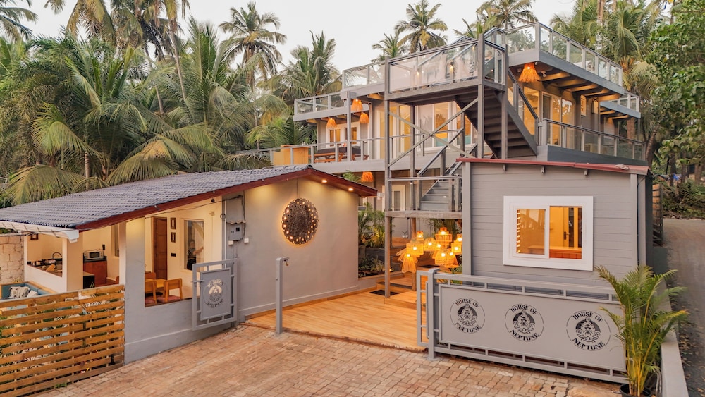 ELIVAAS House of Neptune 1 BHK Boutique
