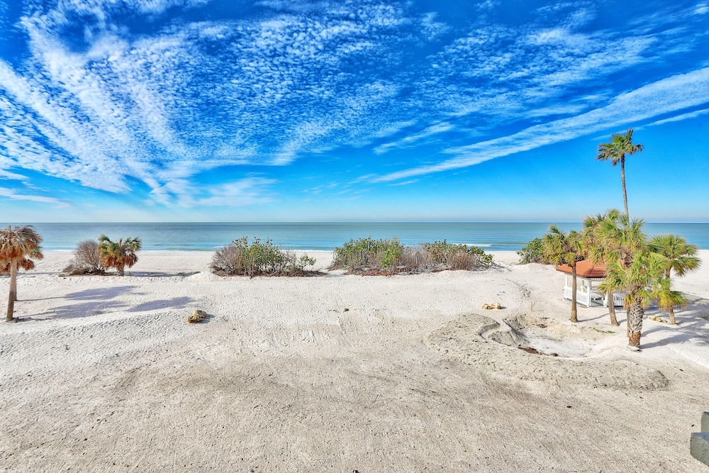 Land's End 10-303 Beach Front - Premier