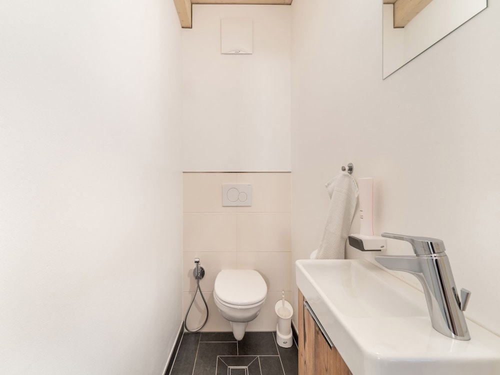 Large Apartment in Sankt Georgen With Balcony