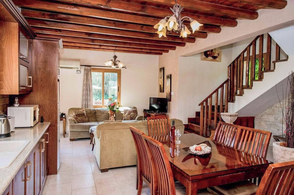 Villa Anna Argaka