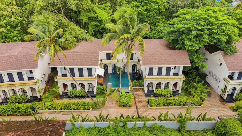 BellaVie | 3-BHK Villa With Private Pool & TV Lounge Area In A Gated Complex