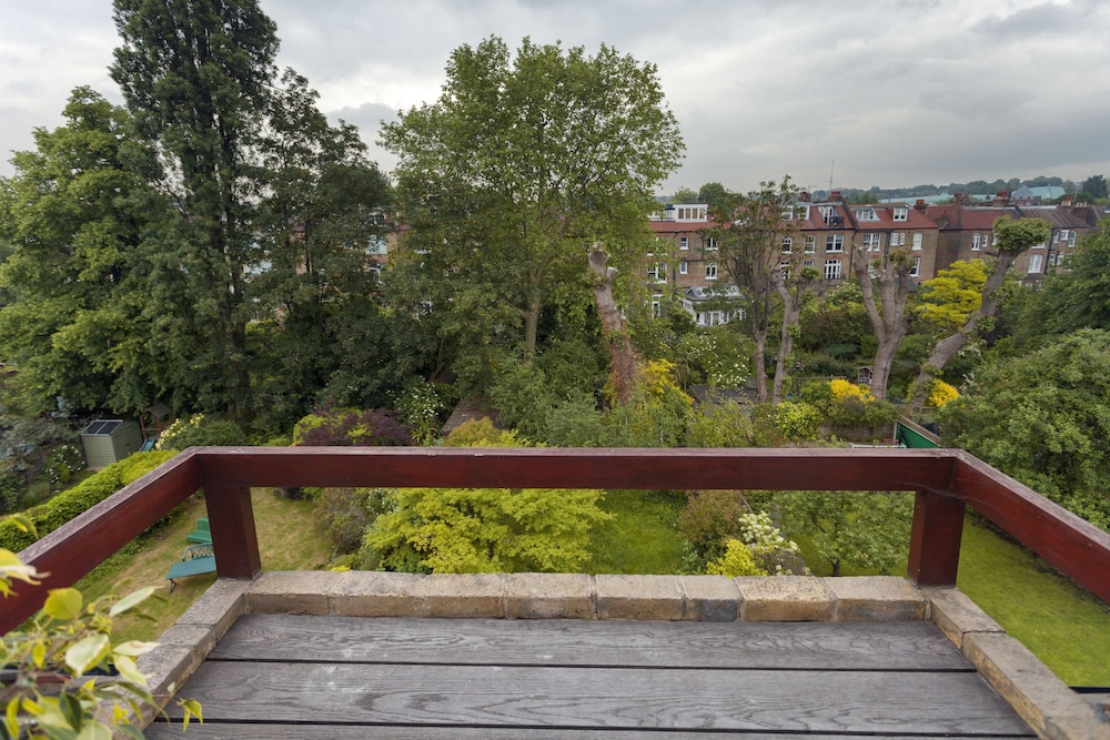 balcony