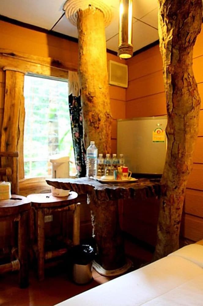 Khao Sok Tree House