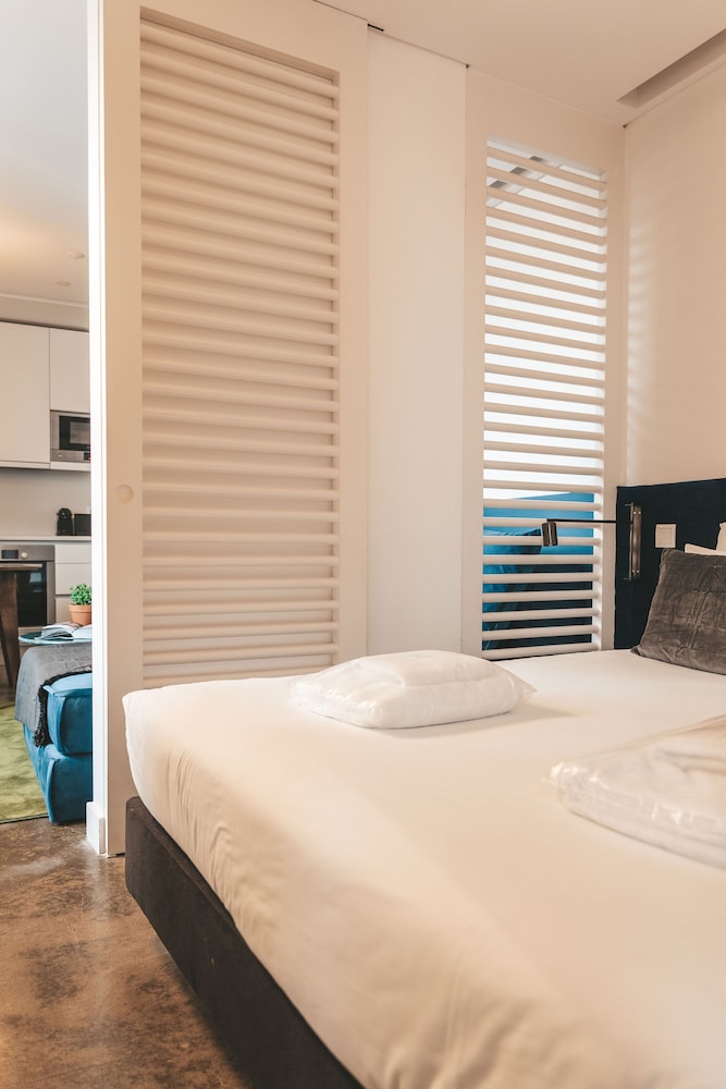 STAY&CO Lisbon Santa Apolonia view 4
