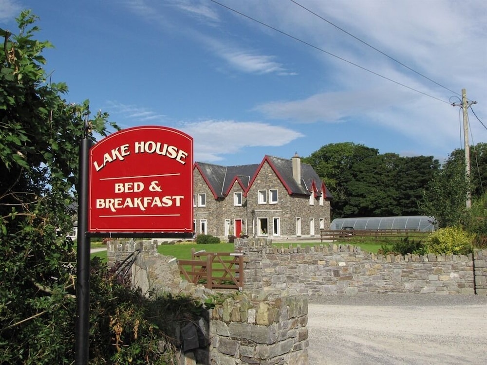 Lake House B&B